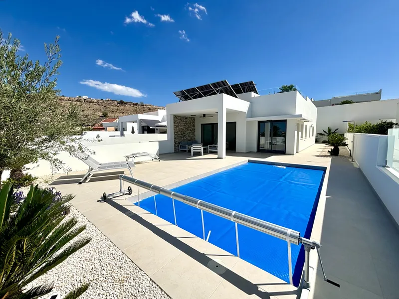 Villas in Benijófar with a pool and solarium