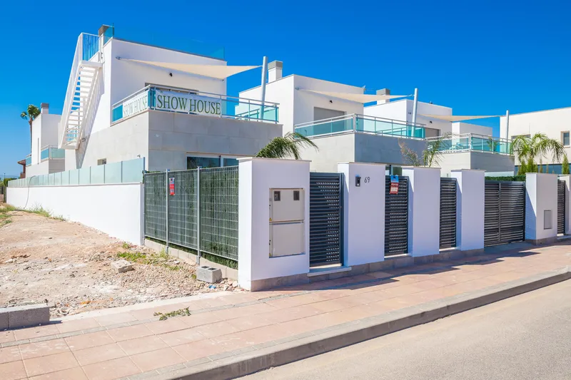 Villas a 1 km de la playa de Los Alcázares