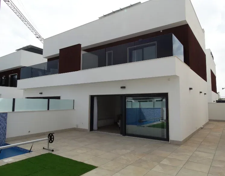 Semi-detached villa with a private pool