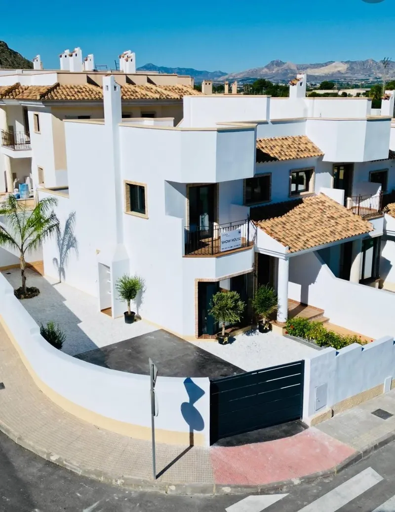 Adosados con Solárium y Cocina Exterior en Cox