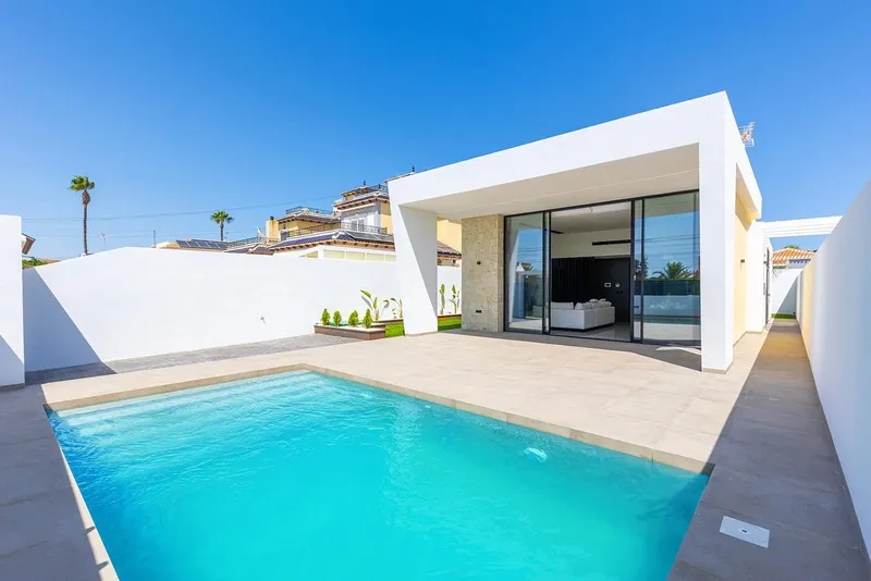 Villas de una planta con piscina privada en Los Balcones