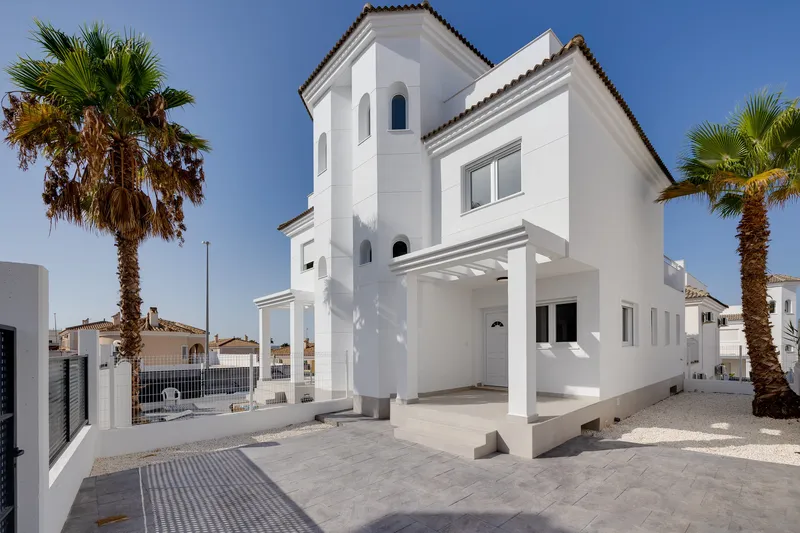 Townhouses in San Fulgencio near La Marina Resort