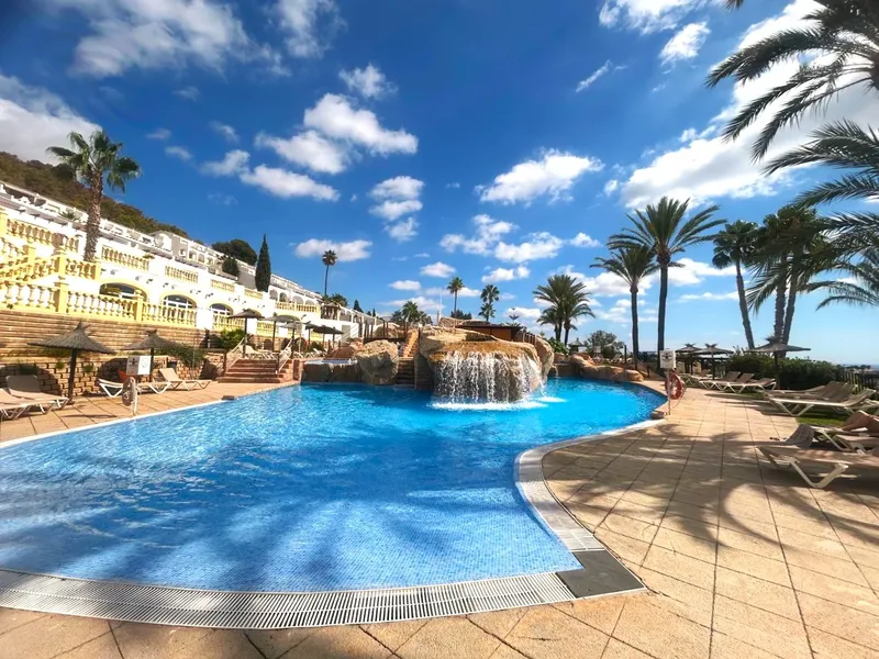 Apartamentos bungalow en Calpe con piscina y terraza