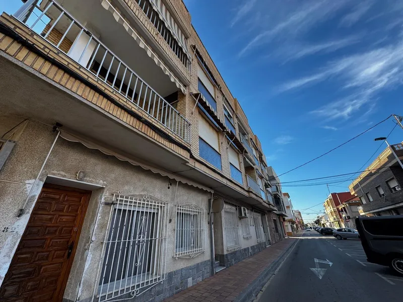 APARTAMENTO EN SAN PEDRO DEL PINATAR A 200 METROS DE PLAYA. PLANTA BAJA. CON SUPERFICIE DE 60 M2.