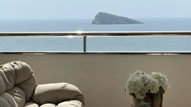 🌊 EXCLUSIVA ALEGRIA REAL ESTATE | VISTAS PANORÁMICAS AL MAR EN COBLANCA 🌊