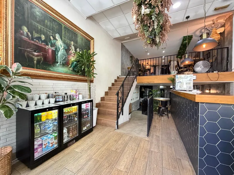 SUCCESSFUL CAFÉ TRANSFER IN THE CENTER OF TORREVIEJA