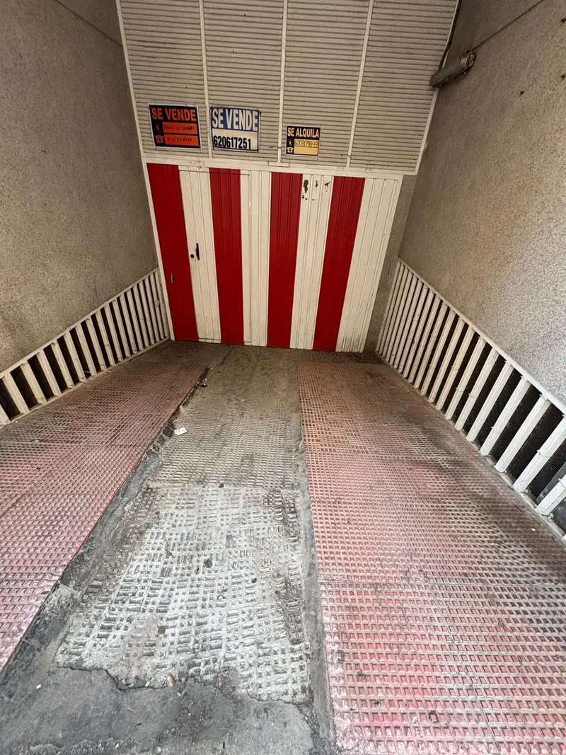 SE VENDE PLAZA DE APARCAMIENTO AMPLIA