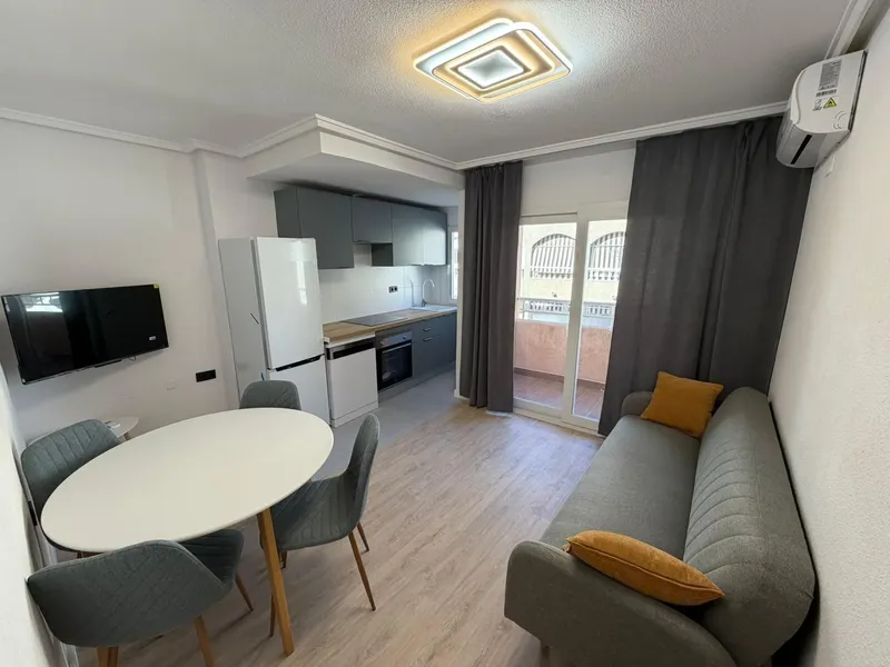 Charming Renovated Apartment in Playa del Cura, Torrevieja for €154,900