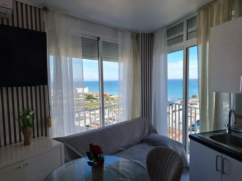 Estudio moderno en Torrevieja, ideal para disfrutar del mar