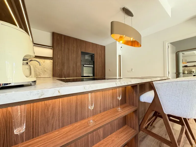 FULLY RENOVATED APARTMENT IN CAMPOAMOR WITH DOUBLE PARKING SPACE + MOTORCYCLE. 99 M2. 2 BEDS. 2 BATHS. POOL + TENNIS COURT.
