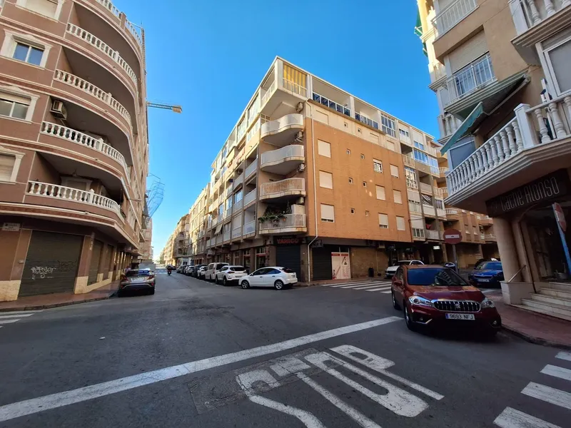 Espectacular Ático Dúplex Reformado en el Corazón de Torrevieja