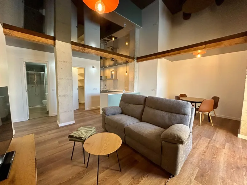 Apartamento con diseño exclusivo y vistas directas al mar