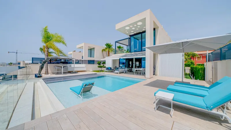 VILLA DE LUJO PARA FAMILIA NUMEROSA EN FINESTRAT