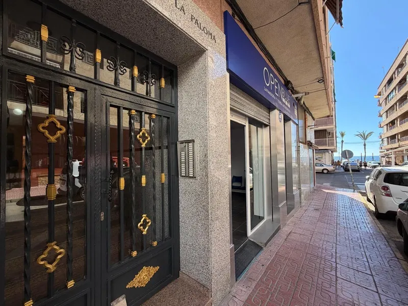 APARTMENT 50 METERS FROM PLAYA DEL CURA WITH A SURFACE AREA OF 103 M2. WITH 3 BEDROOMS. 2 BATHROOMS. AND A SPACIOUS PATIO.