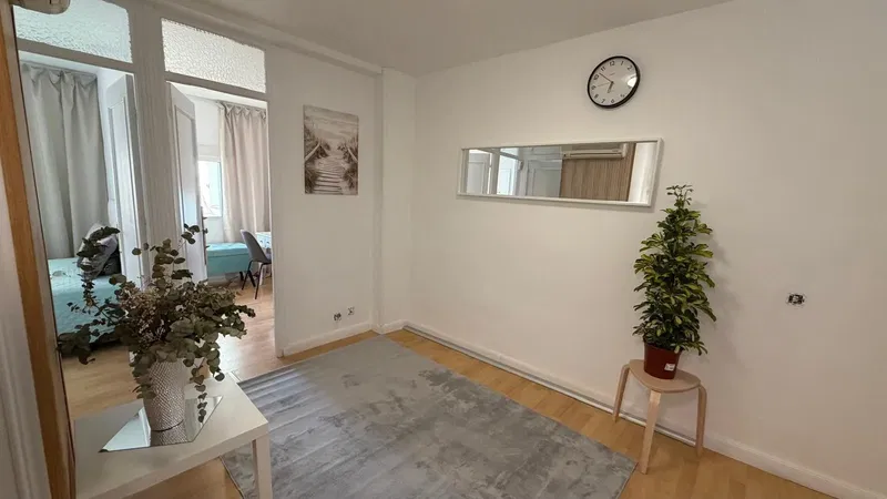 PISO EN VENTA REFORMADO DE 2 DORMITORIOS CON ASCENSOR, MADRID