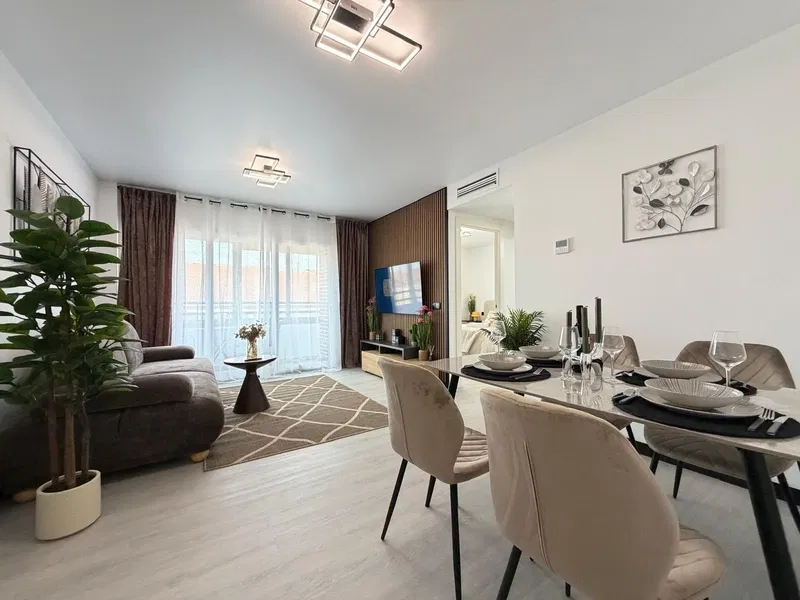 COMPLETELY REFURBISHED APARTMENT 400 METERS FROM PLAYA DEL CURA WITH A SURFACE OF 68 M2. WITH 2 BEDROOMS AND 1 BATHROOM.