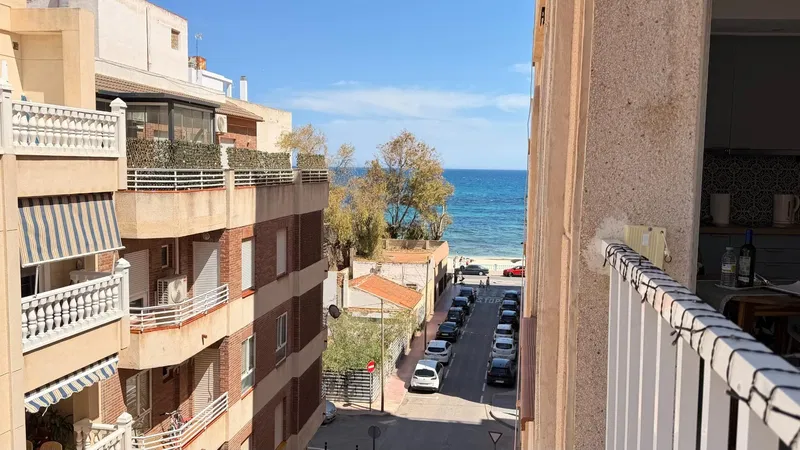 Cozy apartment with side sea view in Torrevieja