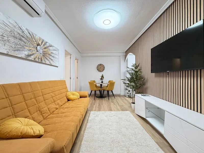 REFORMED APARTMENT 250 METERS FROM PLAYA DE LOS LOCOS WITH 1 BEDROOM AND A SURFACE AREA OF 44 M2.
