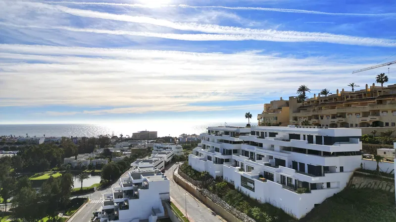 Apartments in Las Lagunas de Mijas with Sea Views