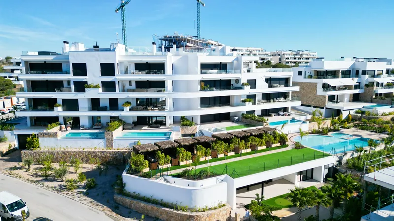 Apartments with Private Pool at Las Colinas Golf