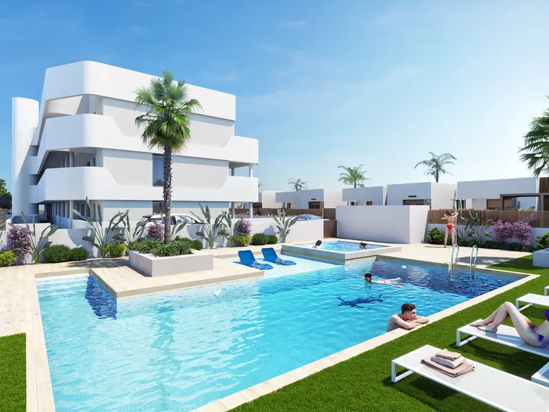 Apartamentos en primera línea de La Serena Golf en Los Alcázares