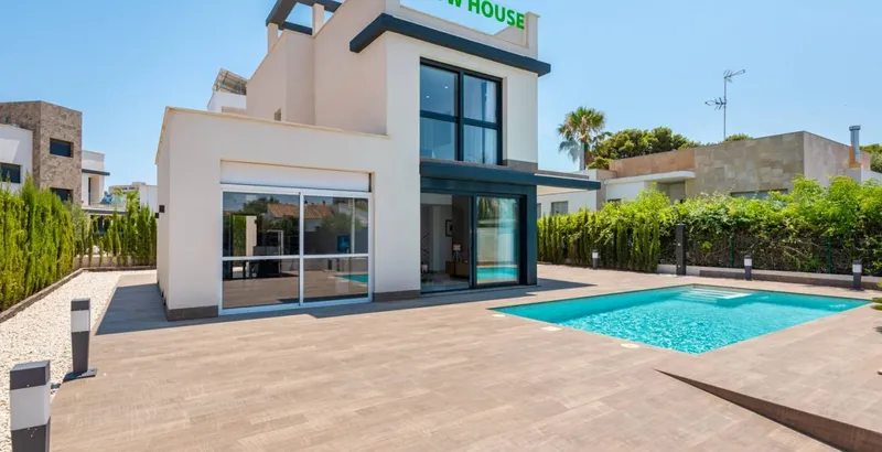 Villa in La Manga 300 m from Playa Honda Beach