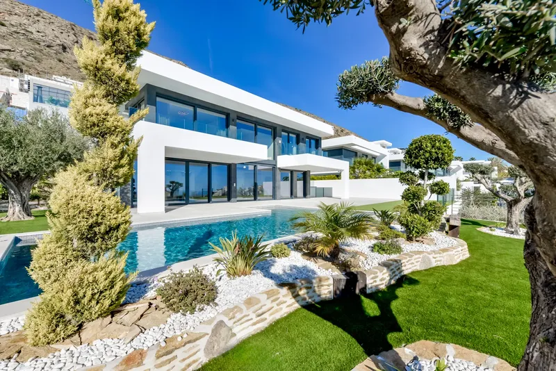 Villa de lujo con vistas panorámicas al mar en Sierra Cortina
