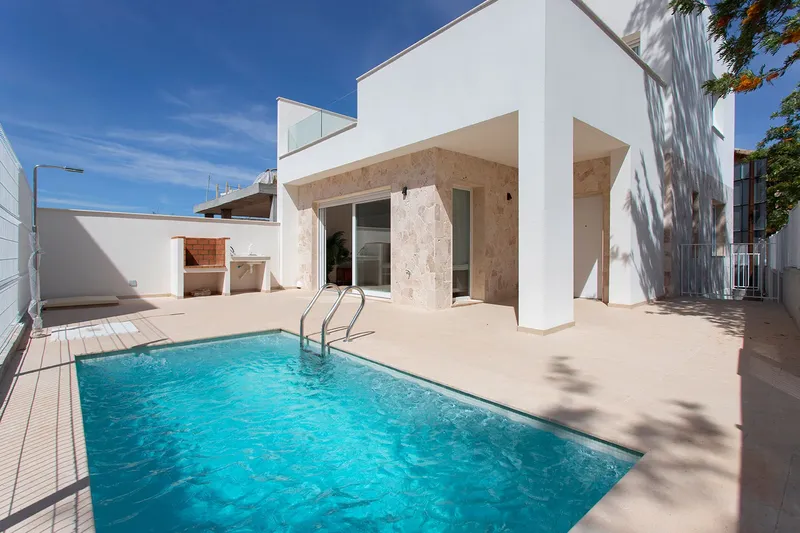 Villas con Piscina Privada en Parcela Independiente